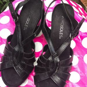 Aerosols Black strapped Wedge Sandals